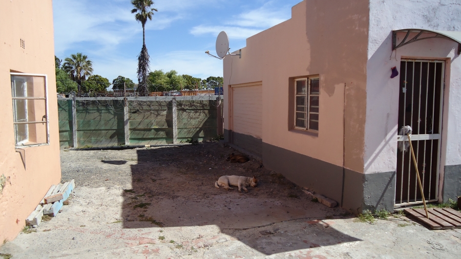 12 Bedroom Property for Sale in Ravensmead Western Cape